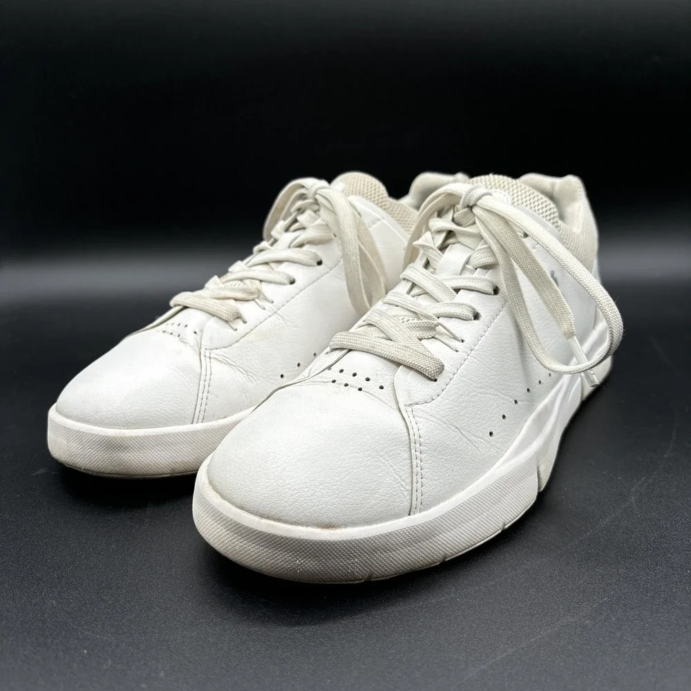 On Cloud Running Women's Cloud The Roger Advantage Shoes US W 8 White